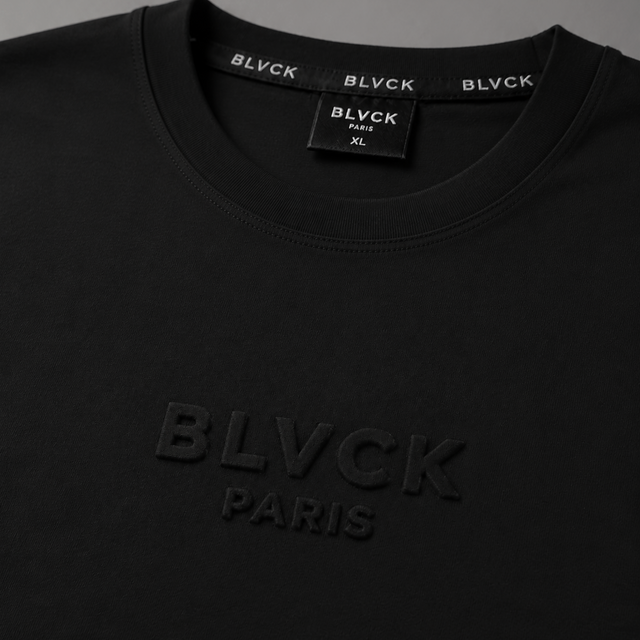 BLVCK 壓花LOGO寬版TEE