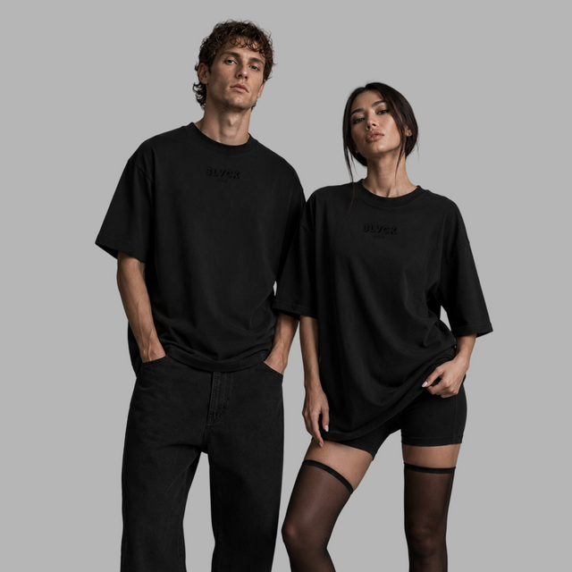 BLVCK 壓花LOGO寬版TEE