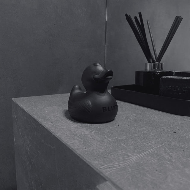BLVCK 暗黑版泡澡小鸭