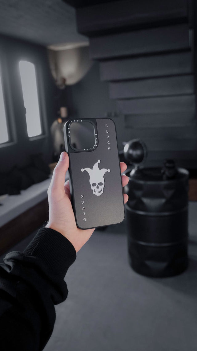 BLVCK X CASETiFY 骷髅鬼牌联名手机壳